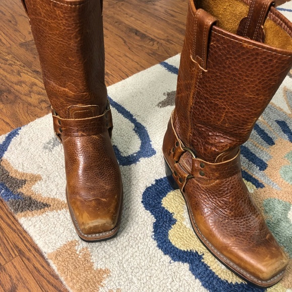 FRYE Harness 12R, made in the USA.  Unlined with rugged, rubber bottoms. - Picture 6 of 12